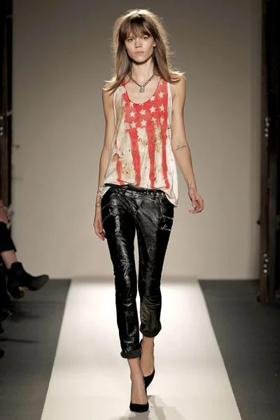 Look 4